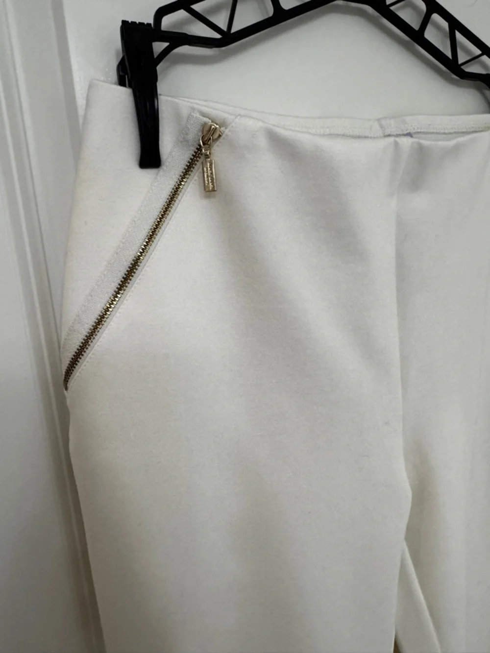 Black Label by Chico's Cream Ponte Pull-On Pants with Gold Zipper Pockets